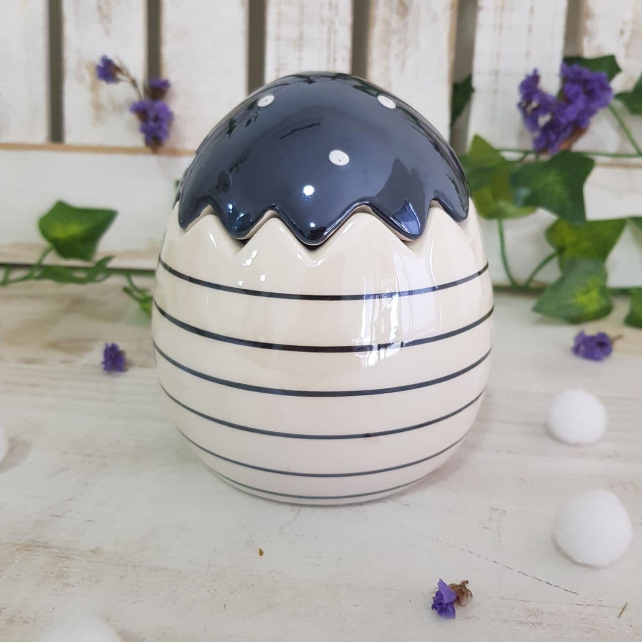 ovo decorativo ceramica perola branco com azul 1827382 cromus casa cafe mel 2
